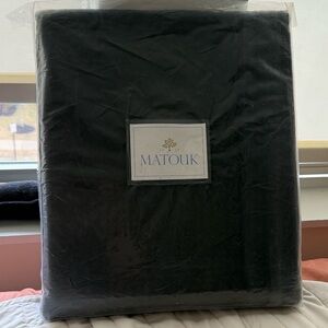 Matouk Petra Black King Coverlet New